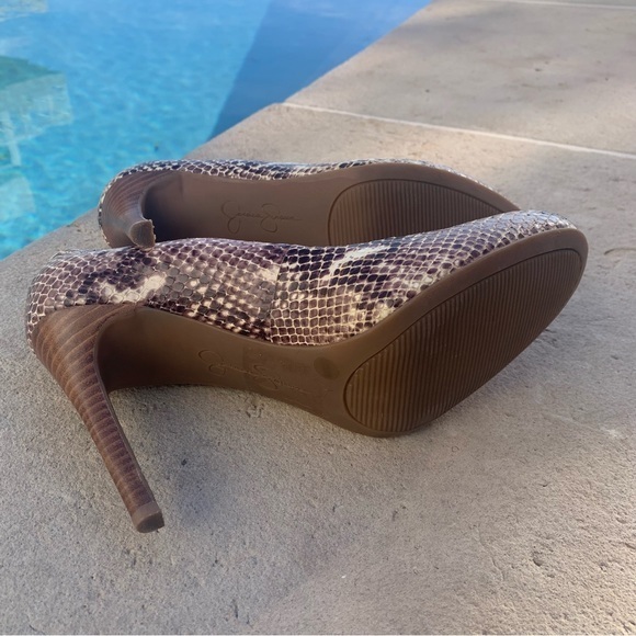 Jessica Simpson Calie Rounded Toe, high heeled pumps in faux reptile skins, 10 - Picture 10 of 11